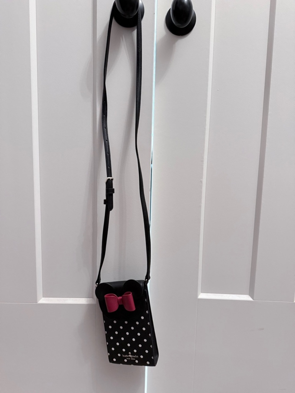 Kate Spade Minnie Mouse Disney Polka Dot Crossbody Phone Bag with red Bow